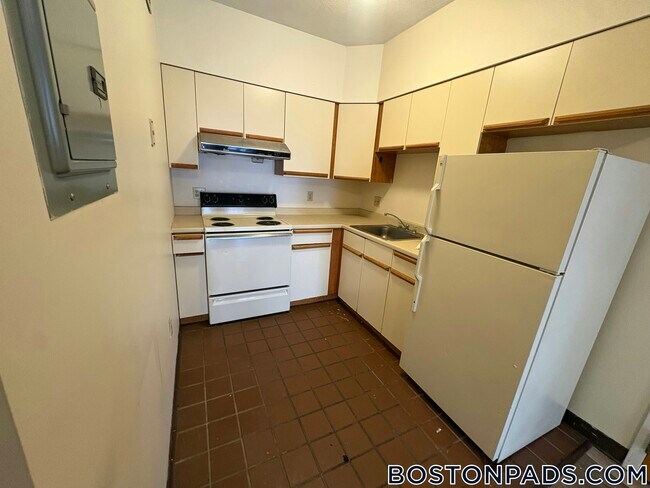 Photo - 81 Essex St Unit 63