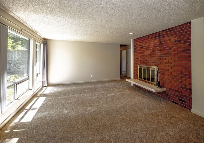 Photo - 17123 NE 31st Pl