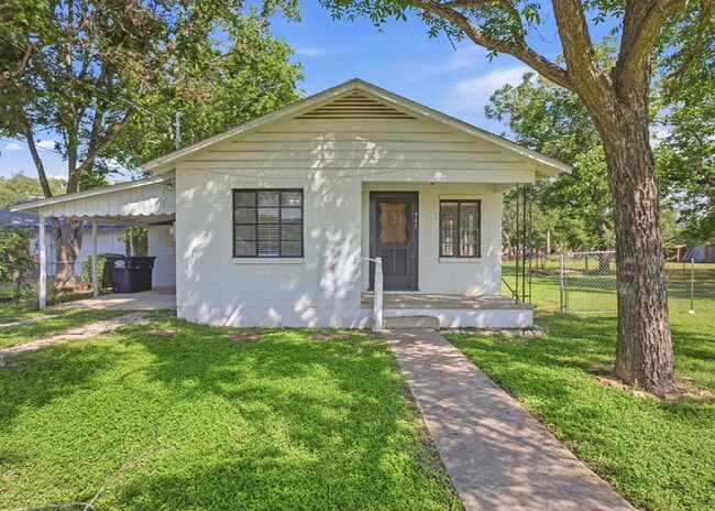 Photo - 705 Florence St