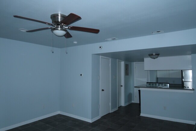 Photo - 425 S Oak St Unit 207