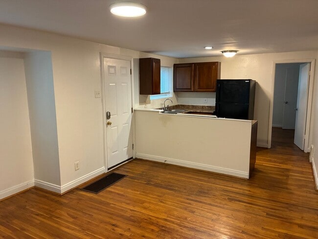 Photo - 2 bed 1 bath Conveniently located in Overland on Page