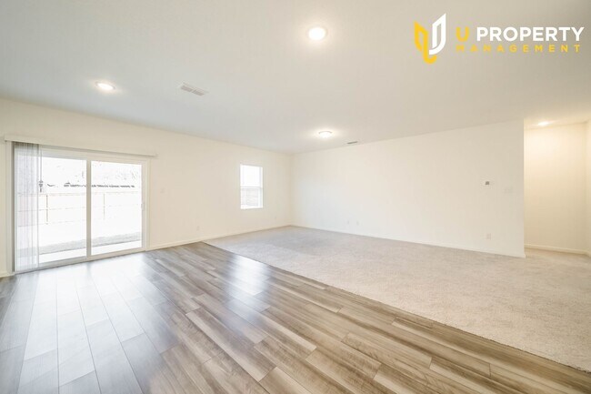 Photo - 808 Juniper St