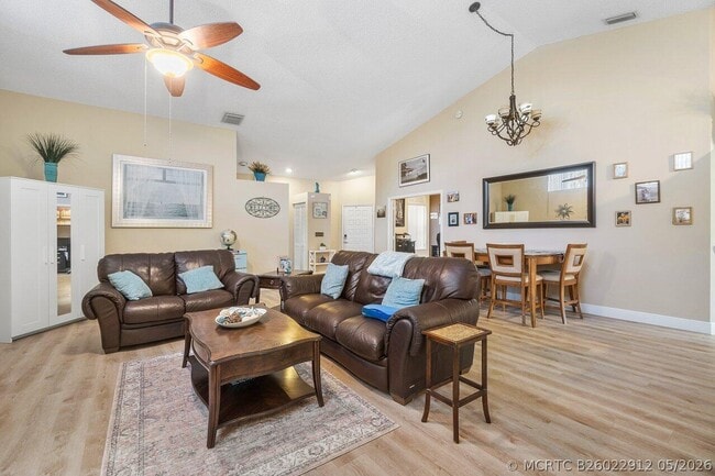 Photo - 1804 Rosewood Way