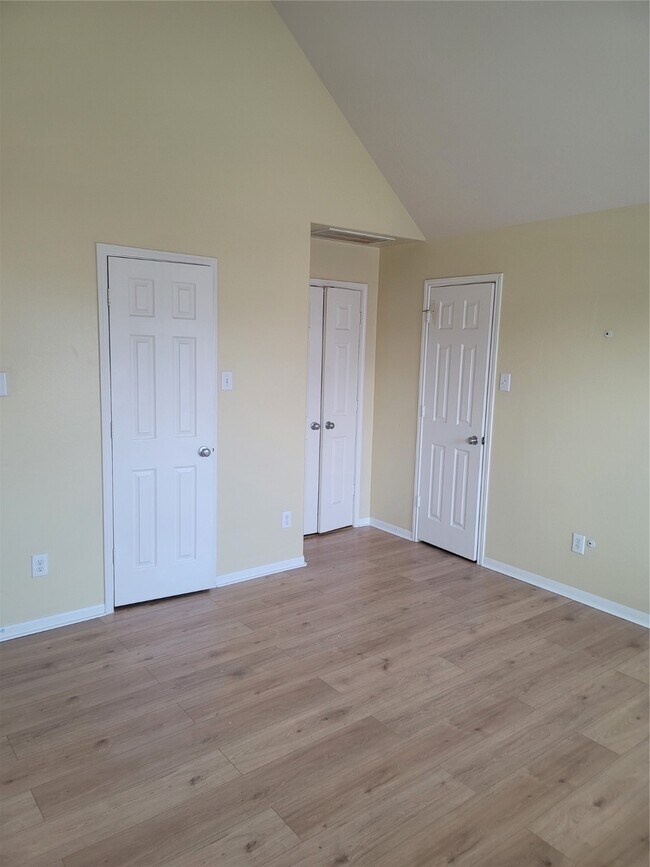 Photo - 14202 Silver Hollow Ln