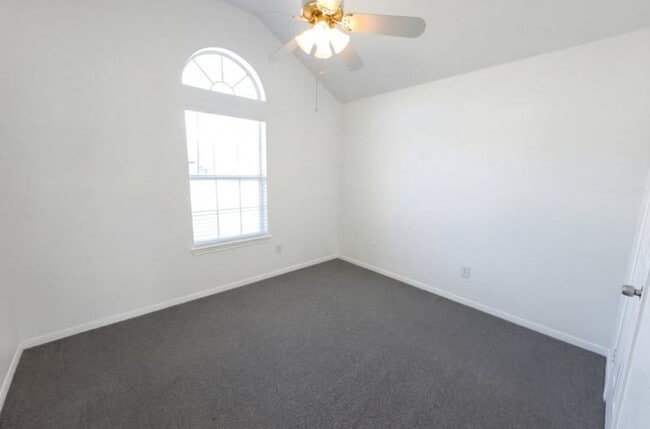 Photo - 3610 Crosscut Loop