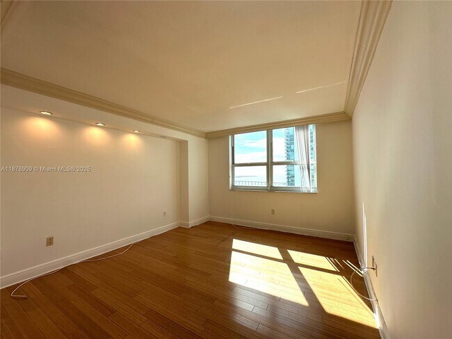 Photo - 1155 Brickell Bay Dr Unit 3303