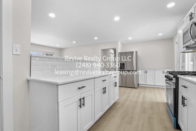 Photo - 32112 Pembroke St