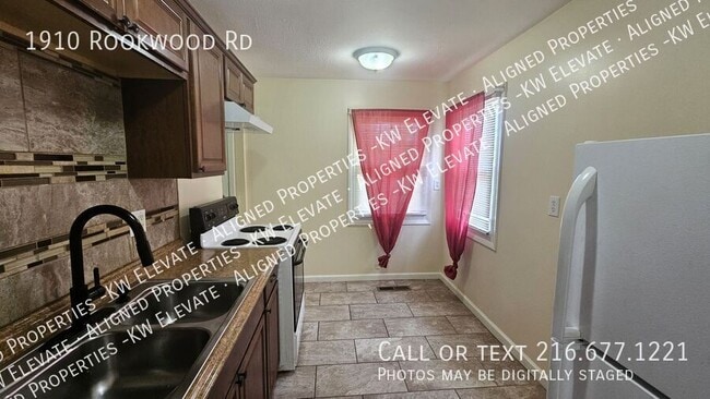 Photo - 1910 Rookwood Rd