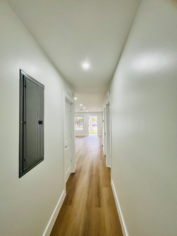 Photo - 1612 E River Dr