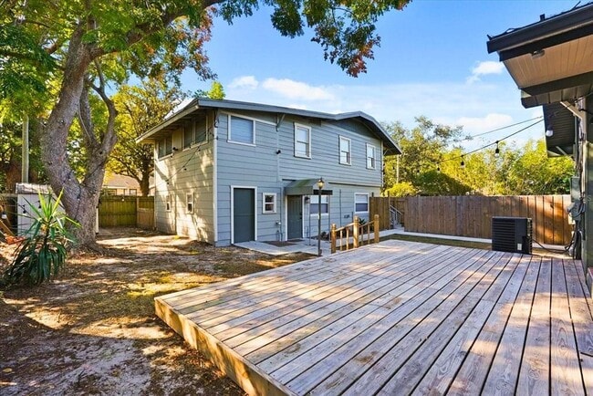 Photo - 303 E Paris St