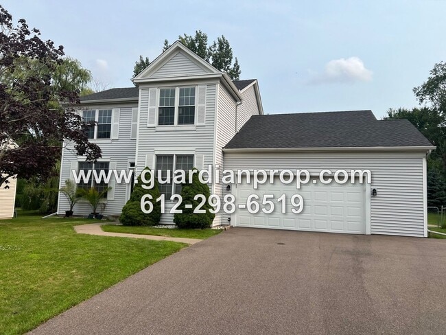 Building Photo - Woodbury House Available July 1, Gleaming Hardwood Floors, Fireplace, Lower Family Room, Fenced Yard