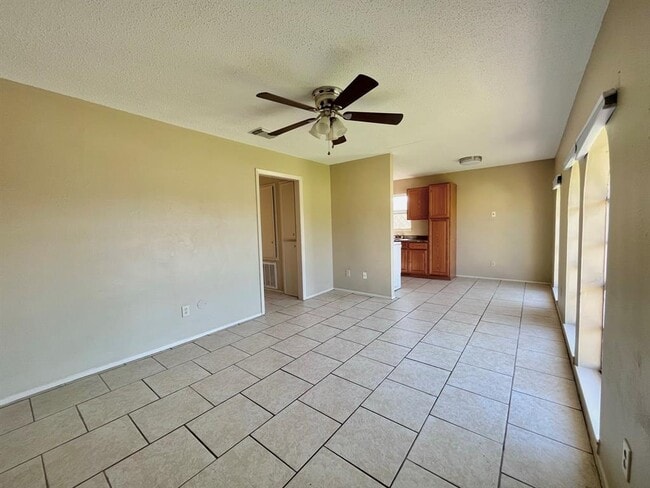 Photo - 3021 Sycamore Ave Apartment Unit 10