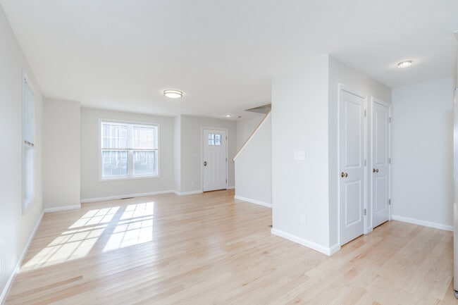 Photo - 2 Pumpkin Cir