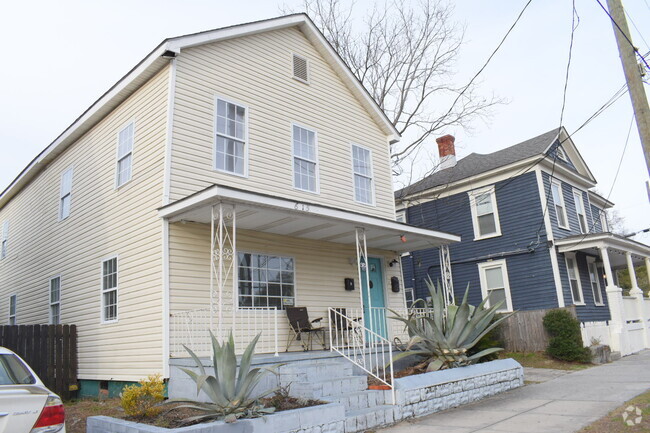 Building Photo - 615 Red Cross St Unit B Rental