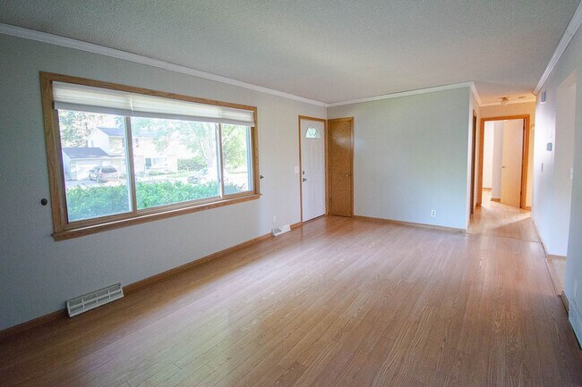 Photo - 3bed 2bath Available For Rent in Easy Access Area!