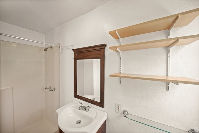 Building Photo - 3409 Mandell St Unit 2 Rental