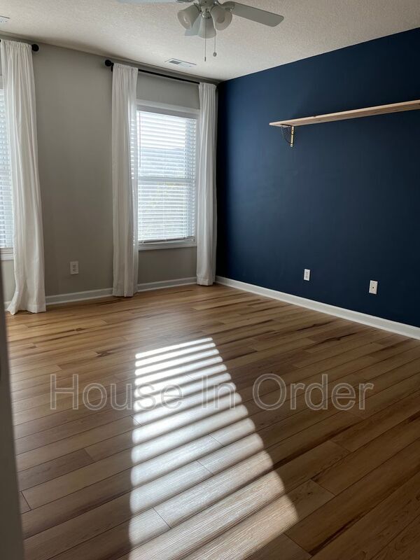 Photo - 1 English Ivy Rd