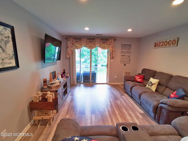 Building Photo - 1015 Wedgewood Cir Rental