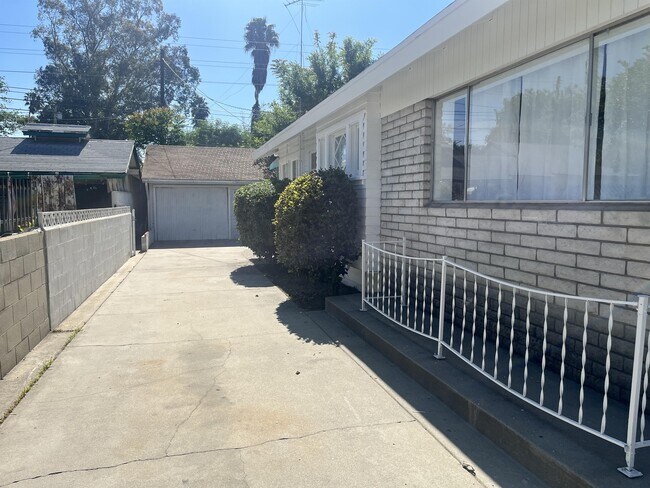 Photo - 1423 Canyon Rd