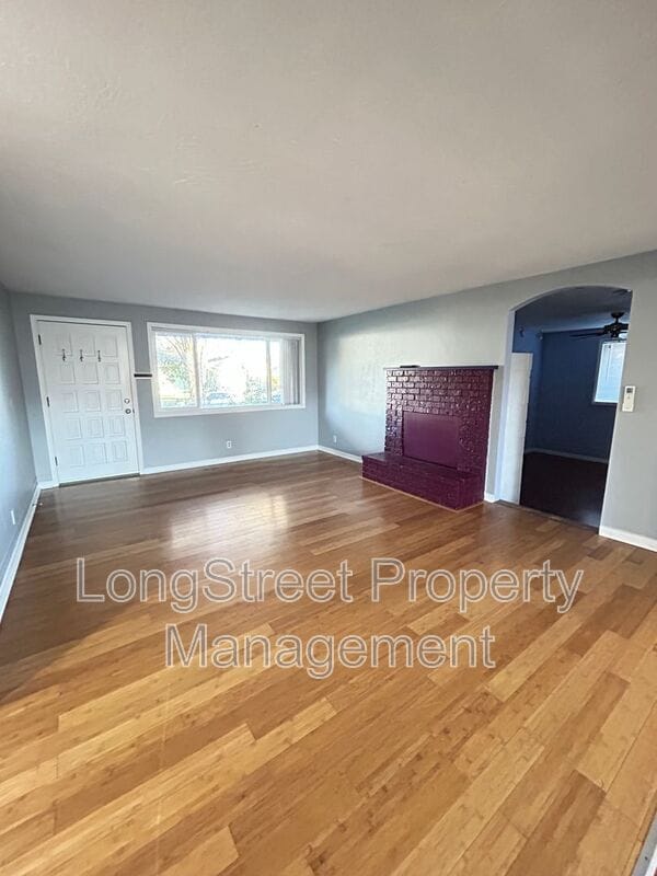 Photo - 2872 SE Linda St