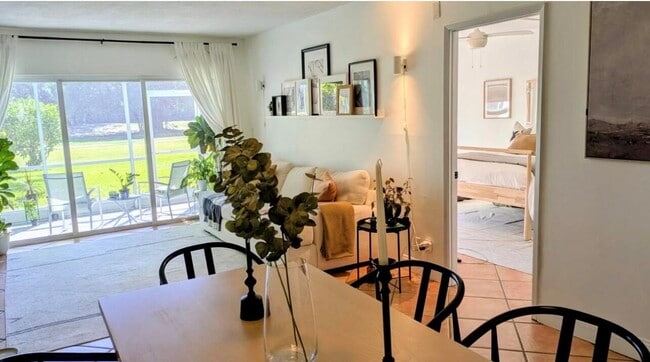 Photo - 3100 N Palm Aire Dr Unidad 107