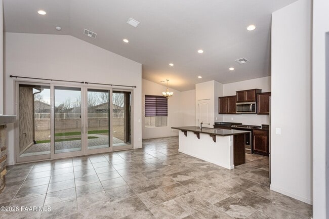 Photo - 1299 Essex Way