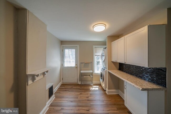 Photo - 103 S Walnut St