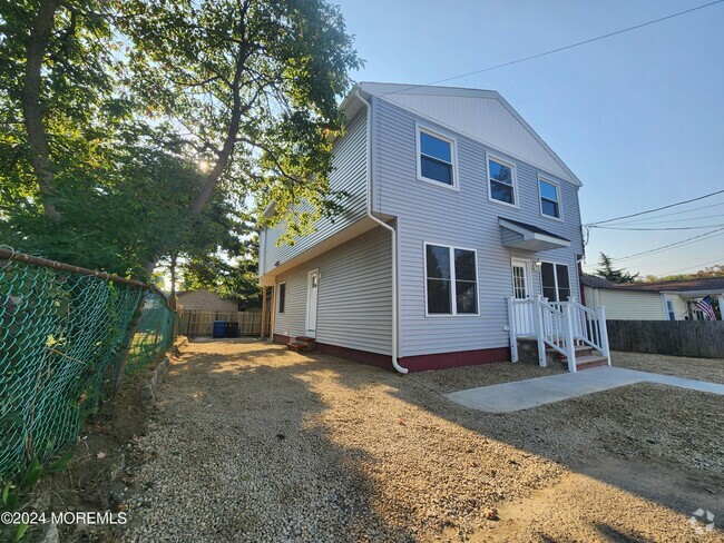 Building Photo - 158 Mabel Ave Rental