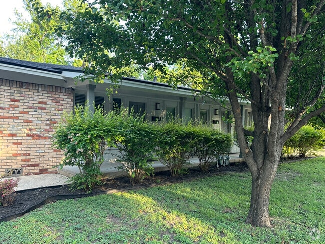 Building Photo - 917 N 11th St Rental
