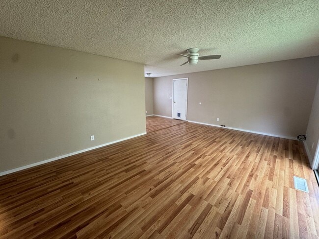 Photo - Myrtle Creek 3 bedroom home with 1 car garage