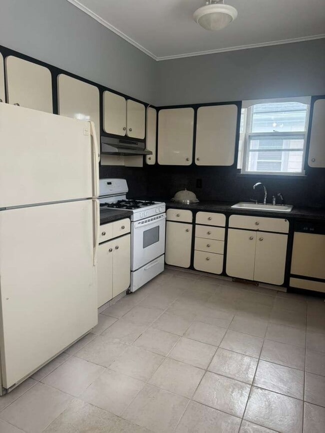 Photo - 270 N Fulton Ave