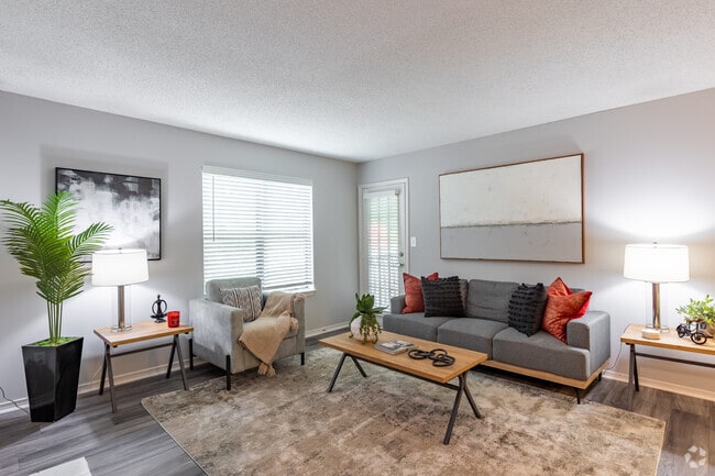 1BR, 1BA - 846SF - Chapel Creek