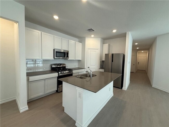 Photo - 7925 Wonder Woman Dr