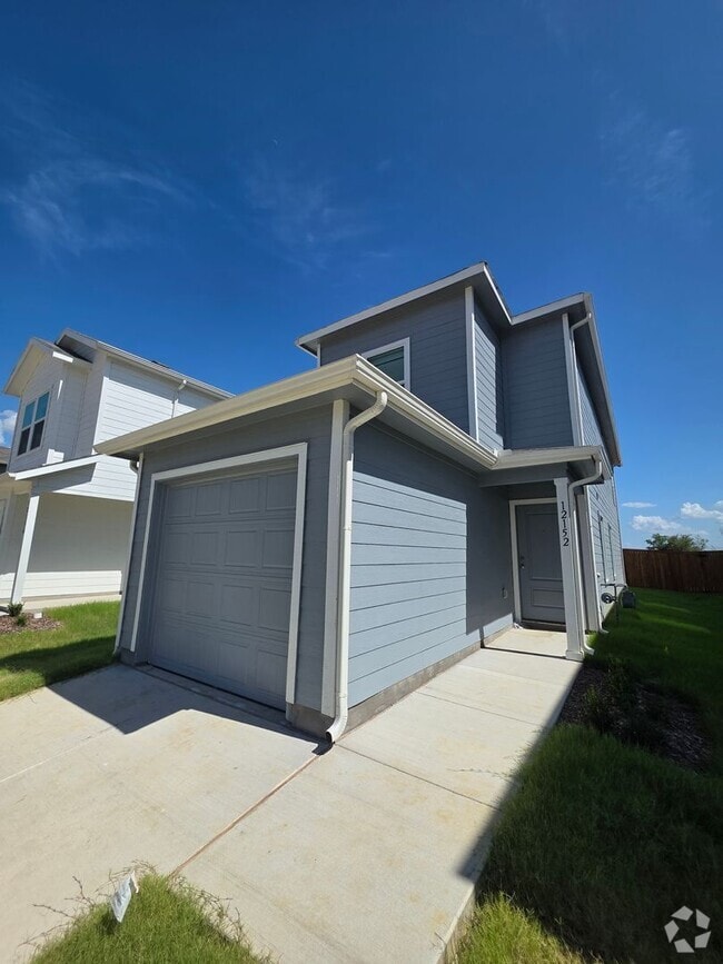 Building Photo - Charming Cape Cod Retreat in the Heart of ... Rental
