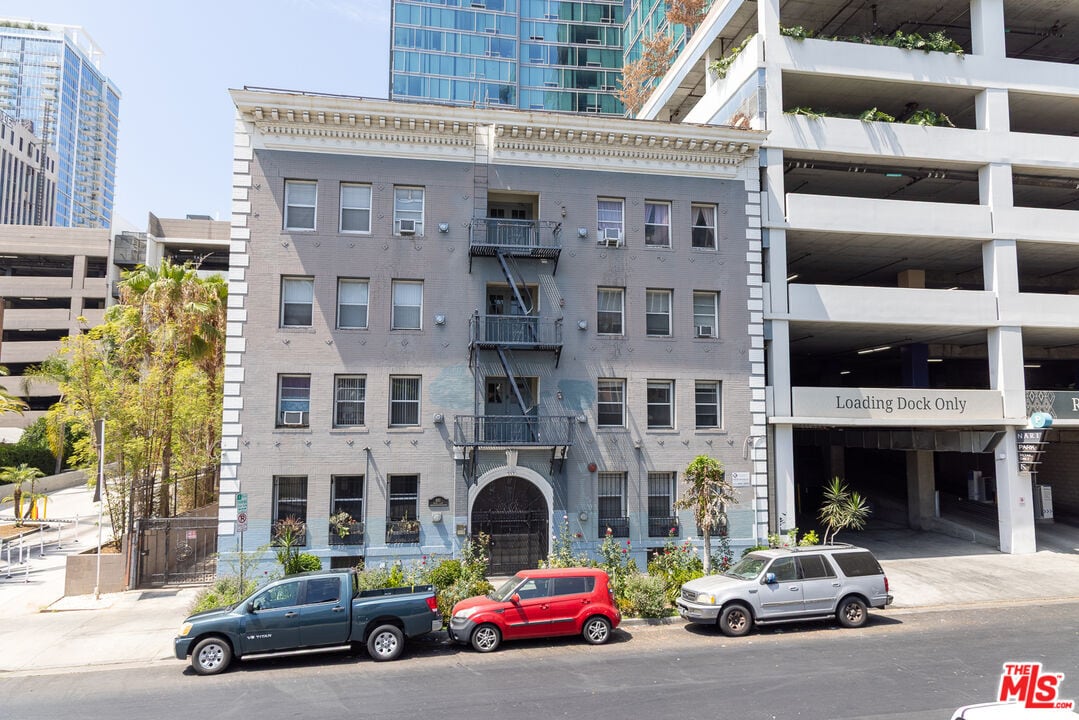 Photo - 661 Shatto Pl Condo Unit 109