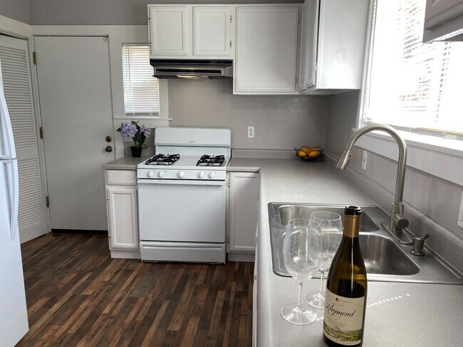 Photo - 5824-5826 Telegraph Ave Unit 5824