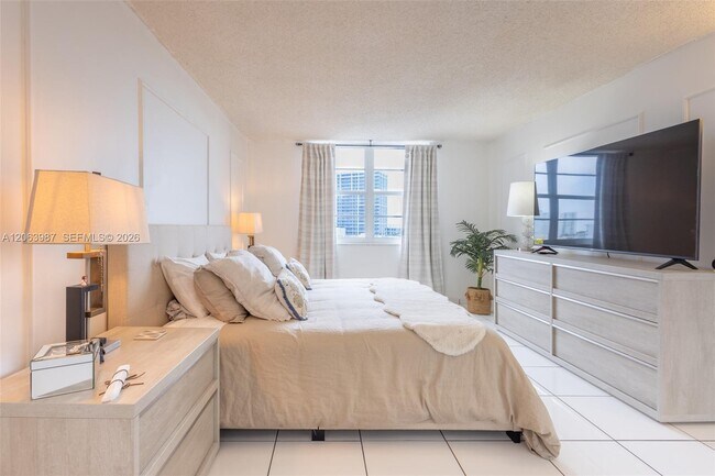 6770 Indian Creek Dr Unit 7B