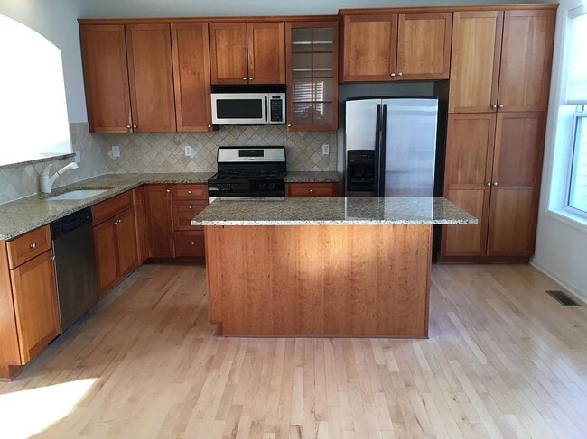 Photo - 8279 Labont Way