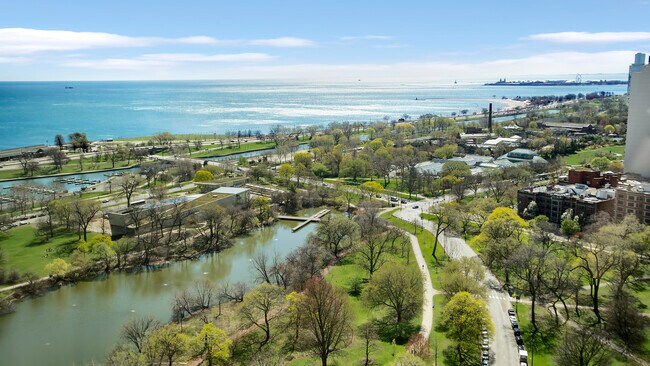 Photo - 2500 N Lakeview Ave