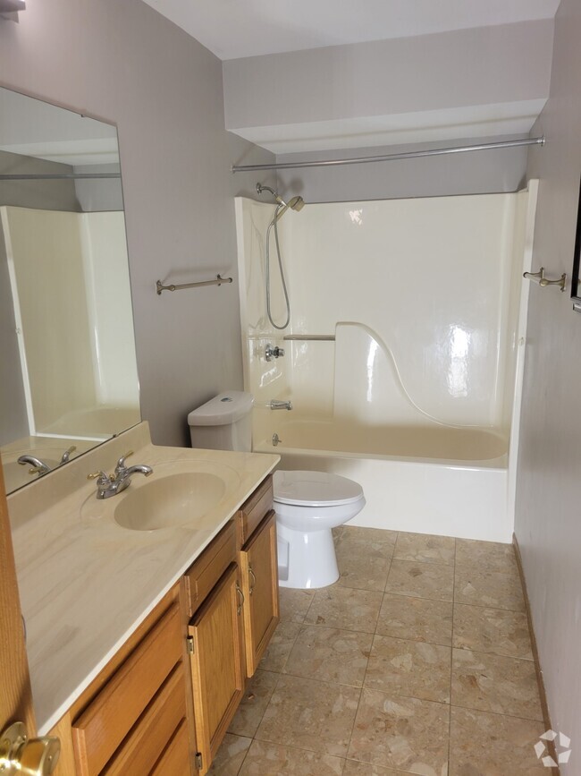 Building Photo - 4309 Sunridge Dr Unit M Rental