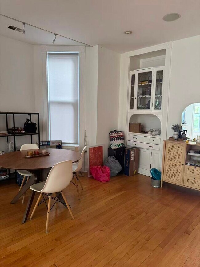 Photo - 865 W Newport Ave Unit 3