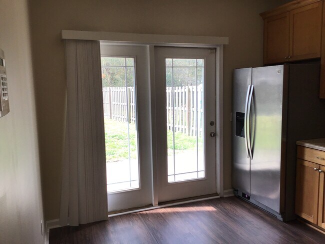 12 Isle Of Palms E