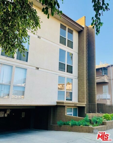 Photo - 1833 Normandie Ave