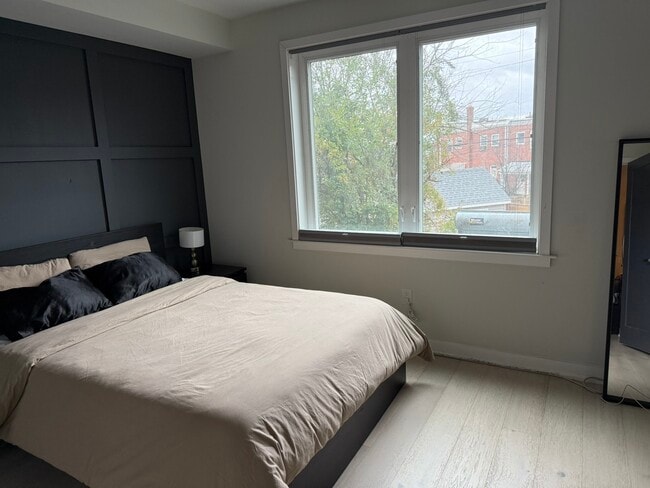 Photo - 1355 Bryant St NE Unit 4