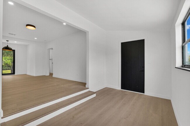 Photo - 81 NW 45th St