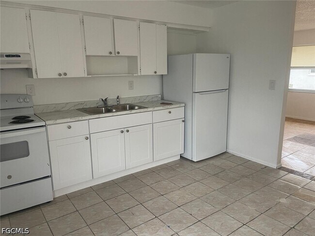 Photo - 5413-5427-5427 Third Ave