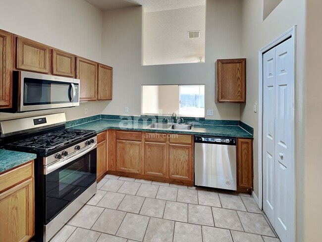 Photo - 29333 Yarrow Dr