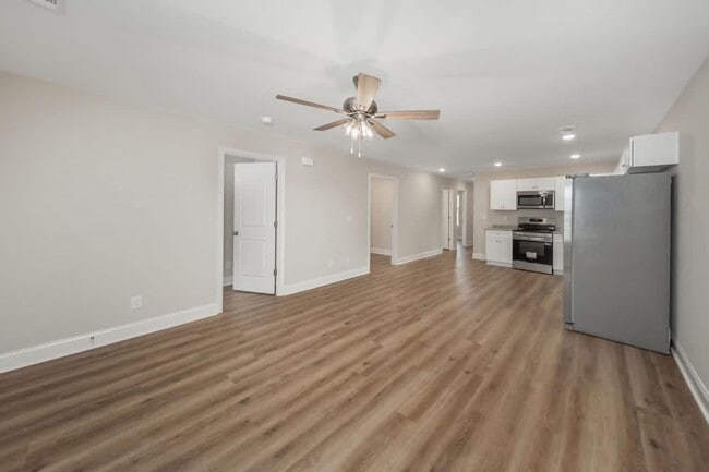 Photo - 120 Northlake Dr