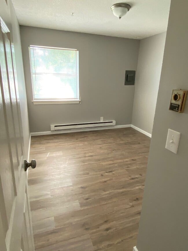 Photo - Remodeled 2 Bedroom Apt in Columbia, MO Unit 2908 Lawnridge Ct Apt A