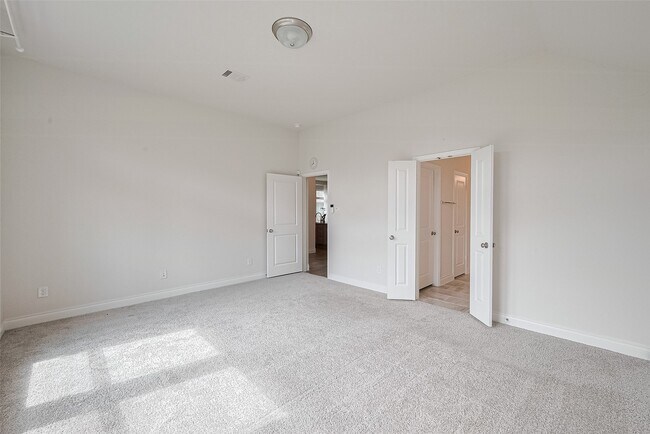 Building Photo - 6906 Montclair Colony Trl